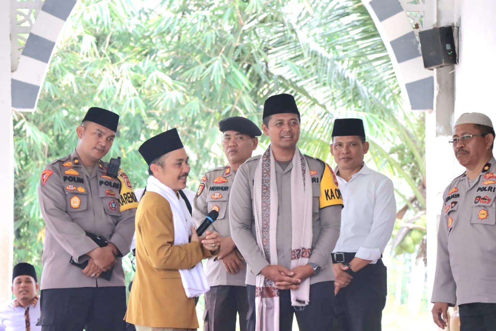Caption poto : Kapolres Mura Kunjungi Ponpes Syifaul janan