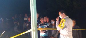Caption poto : Penemuan sosok mayat laki-laki diduga korban pembunuhan