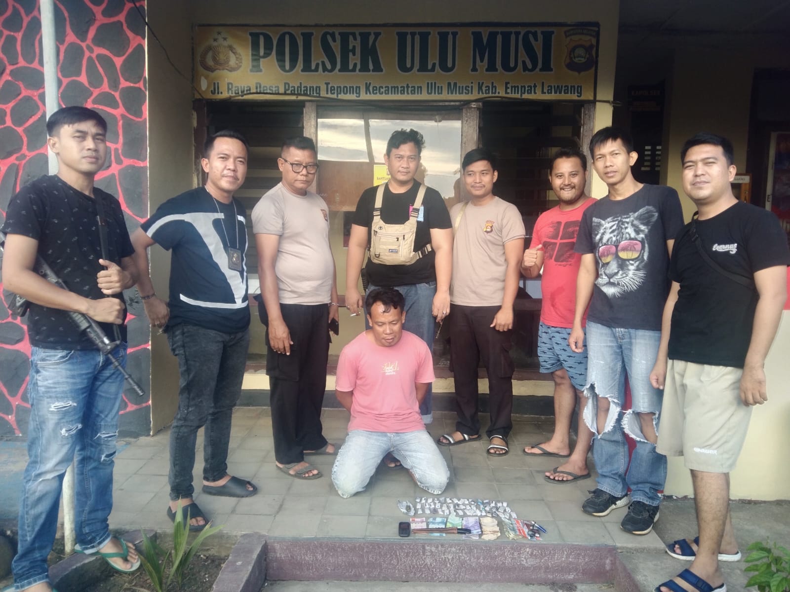 Caption poto : Joko saat diamankan di Mapolsek Ulu Musi.