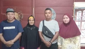 POTO kELUARGA hENDRA wIJAYA kORBAN pEMBUNUHAN