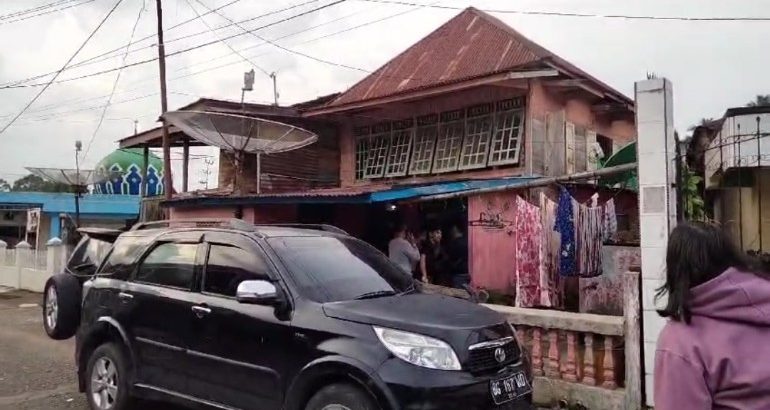 Poto: Screenshot video penangkapan Residivis "R" dirumahnya