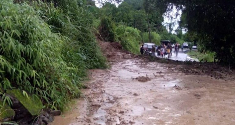 Hujan Deras Picu Longsor di Empat Lawang, Lalu Lintas Lumpuh Total dan Sekolah Diliburkan, BPBD Tunggu Bantuan Alat Berat
