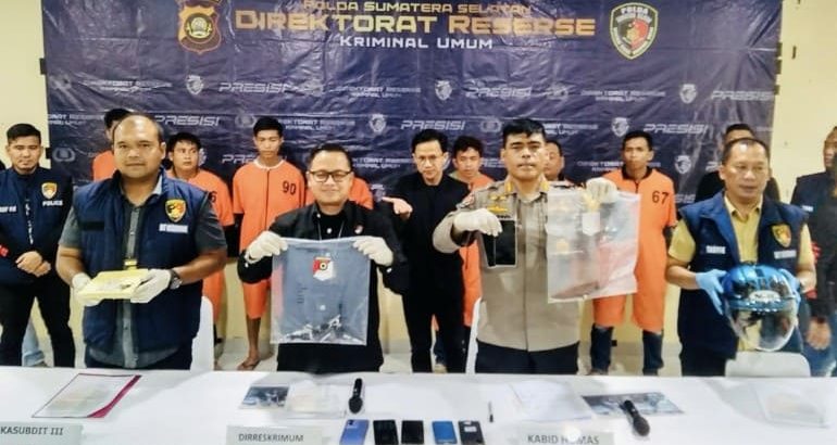 7 Pelaku Curas Sadis yang Lukai Bendahara Samsat Empat Lawang Dibekuk Tim Jatanras Krimum Polda Sumsel. (Poto: Humas Polda Sumsel/KBR)