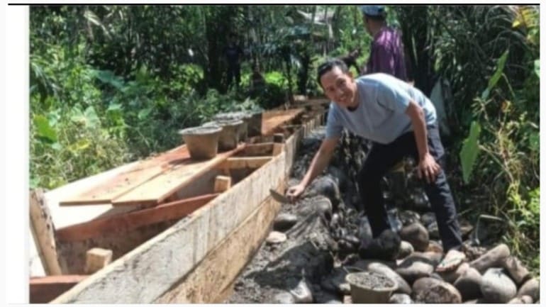 Desa Aurgading Gelar Pembangunan Saluran Air Limbah dengan Dana Desa Tahap Satu. (Poto: Fir/fir)